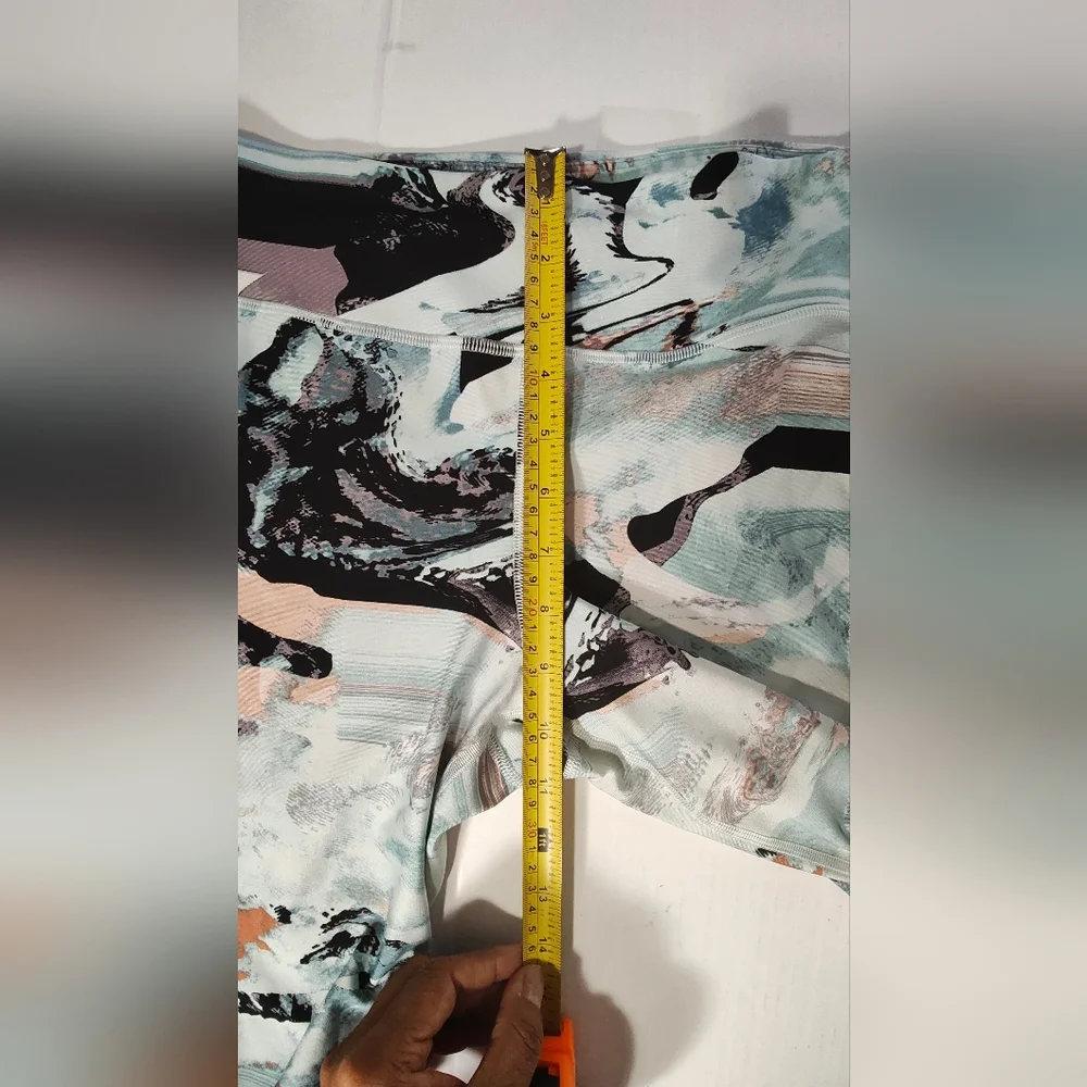 Under Armour Multicolor Abstract Leggings - Picture 11 of 12